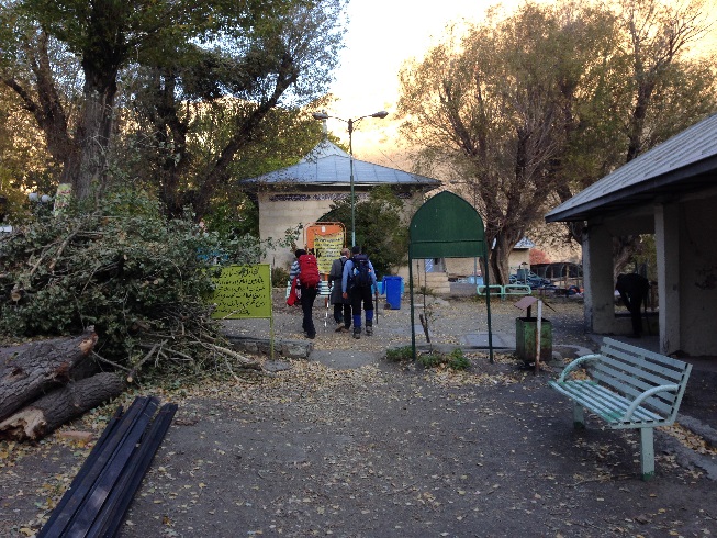  امامزاده شکراب در مسیر صعود به قله توچال از مسیر آهار شکراب